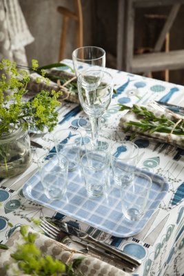 Dukning med Picknick vaxduk på metervara