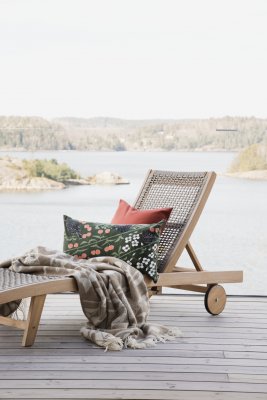 Körsbärsträdgården, pläd, brun off white