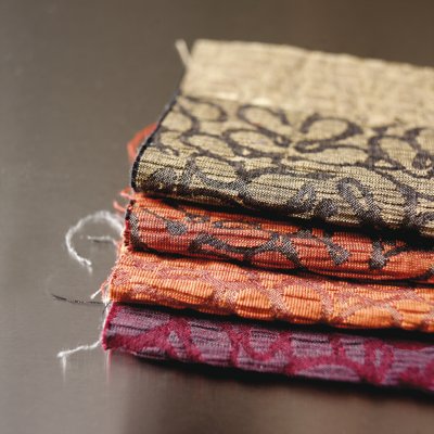 Livia, möbeltyg, rödlila, 140cm