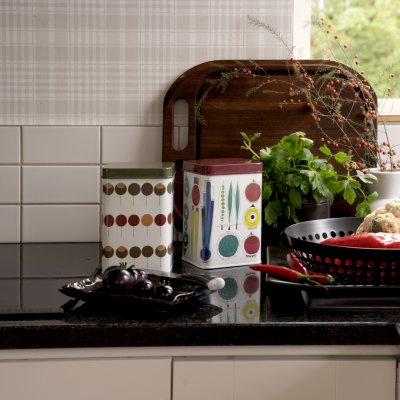 Picknick plåtburk i kök